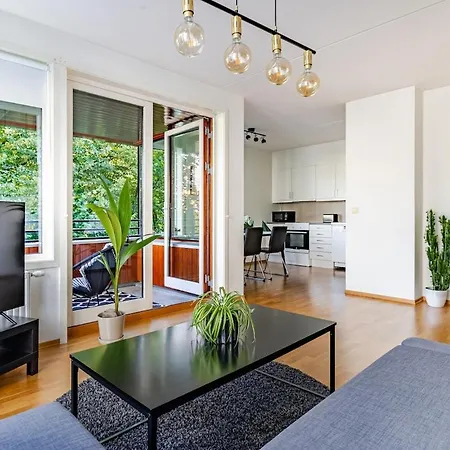 Centrally Located In Apartman *